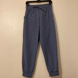 Light- weight joggers